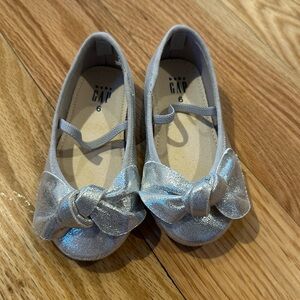 Baby Gap ballet slippers silver with bow